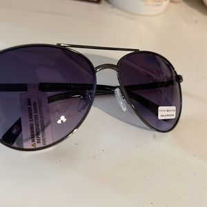 Tommy Hilfiger Aviator Sunglasses